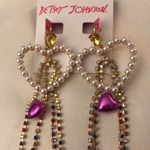 Betsey Johnson Faux Pearl Open Frame Heart Chandelier Earrings With Fringe NWT - Picture 10 of 12